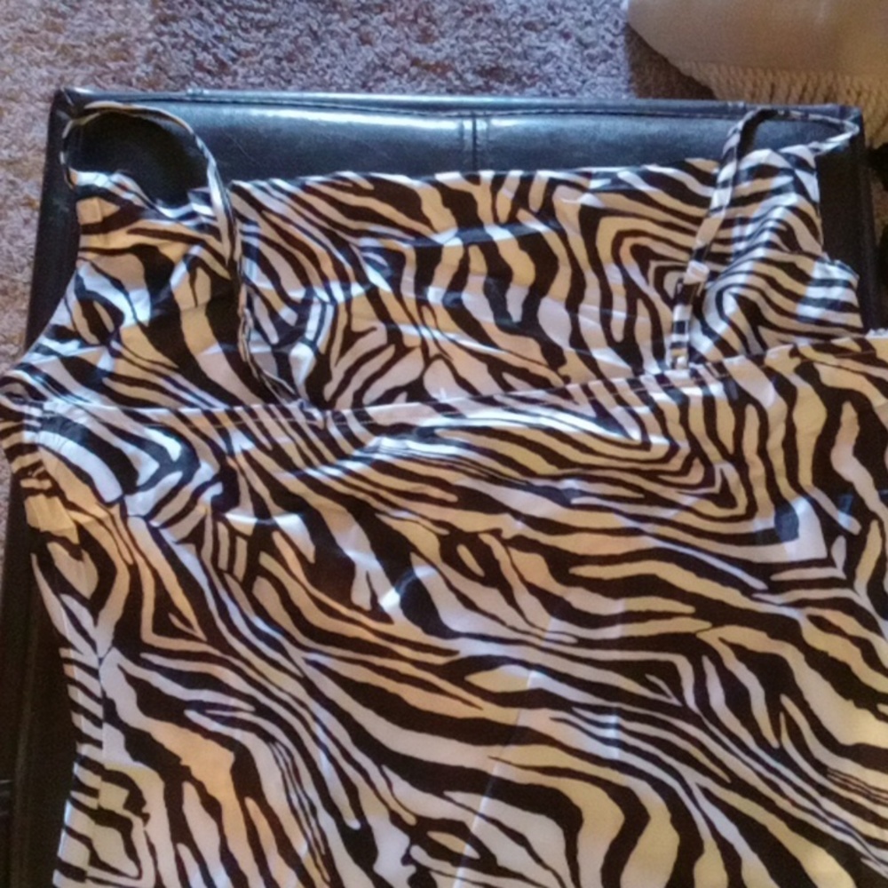 Dress - Picture 5 of 6